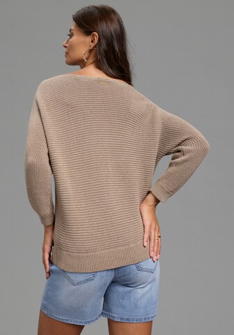 LAURA SCOTT Sweater in Gold