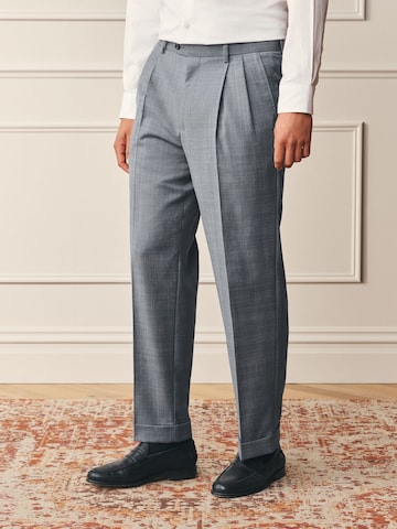 Regular Pantaloni cutați de la Next pe gri: față
