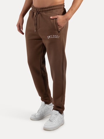 Smilodox Tapered Trousers 'Kayson' in Brown