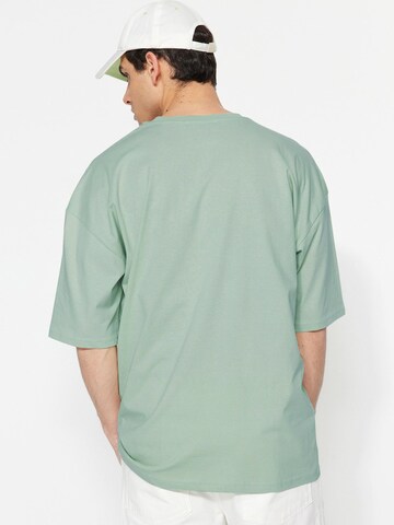 Trendyol Футболка в Зеленый