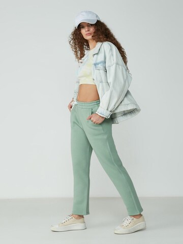 C&City Loose fit Trousers in Green
