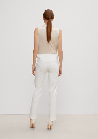 Coupe slim Pantalon COMMA en blanc : derrière