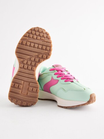 Next Sneaker i grön