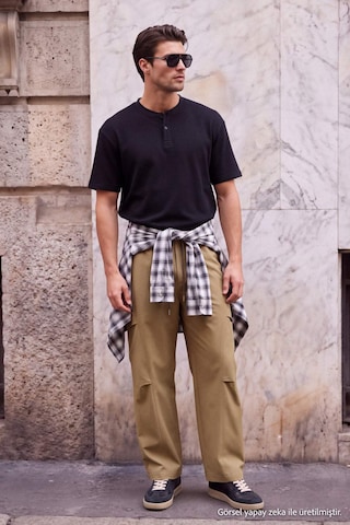 T-Shirt Trendyol en noir : devant