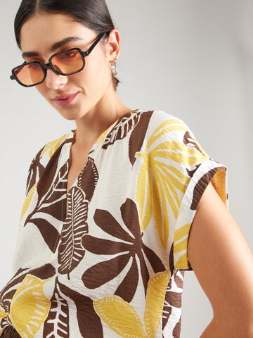 s.Oliver Blouse in Beige