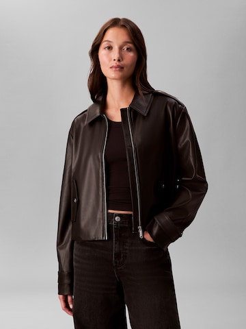 Calvin Klein Jeans Välikausitakki värissä musta: etupuoli