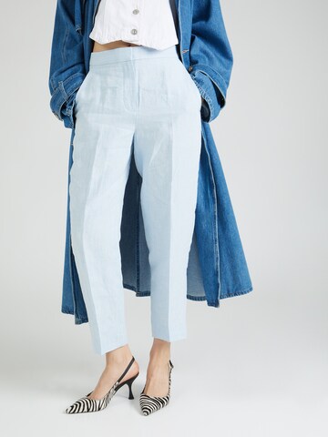 Effilé Pantalon à plis Banana Republic en bleu : devant