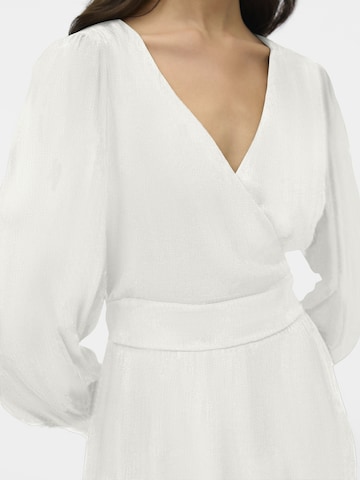 Robe VERO MODA en blanc