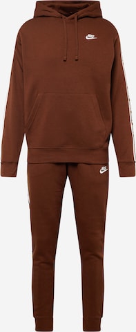 Nike Sportswear Träningsoverall 'CLUB FLEECE' i brun: framsida