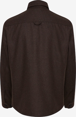 Coupe regular Chemise 'Tam' !Solid en marron