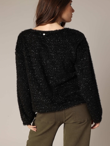 Pull-over 'AMBERLYN' Deeluxe en noir