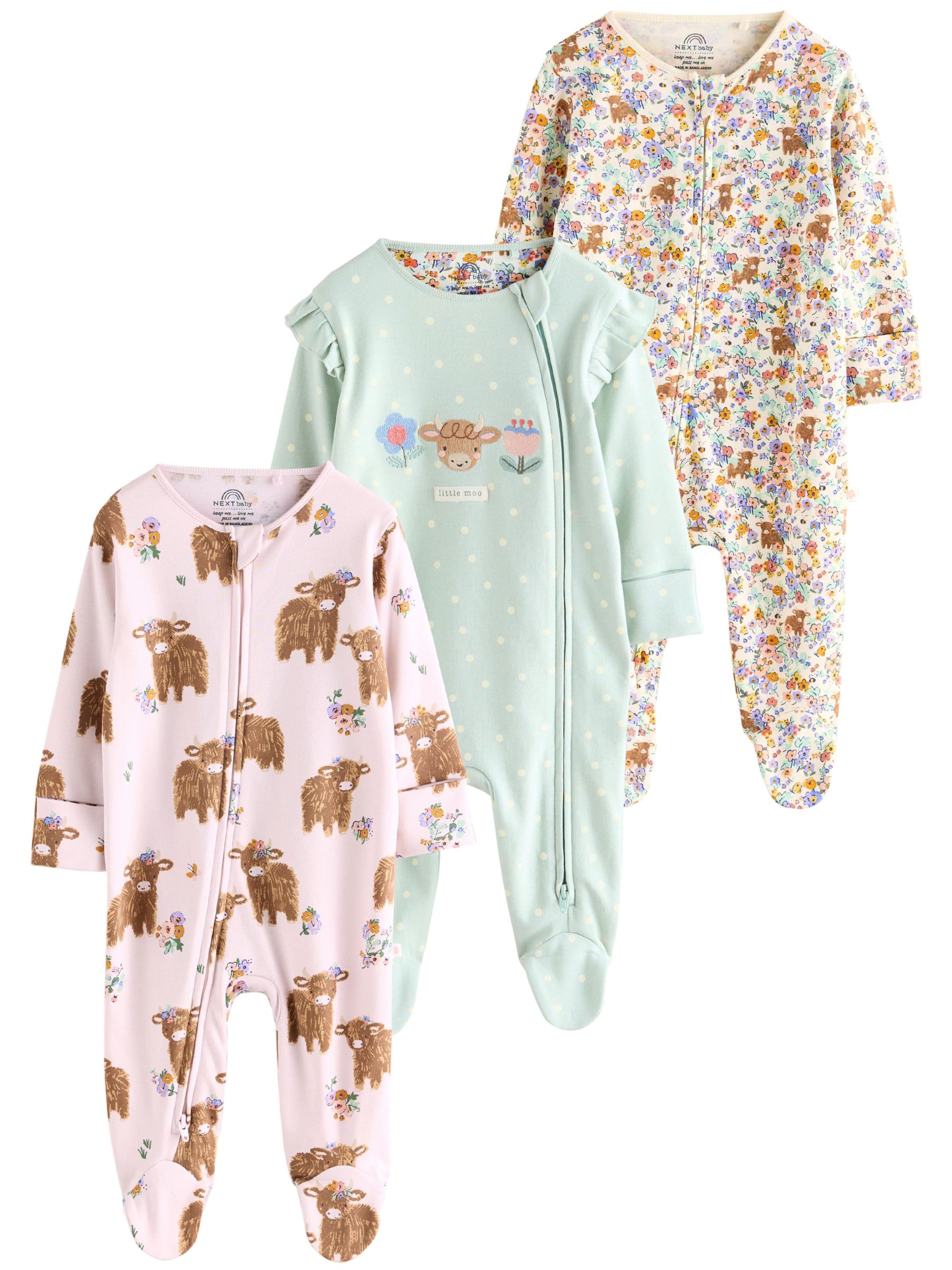 Pijamale de la Next pe bej: față