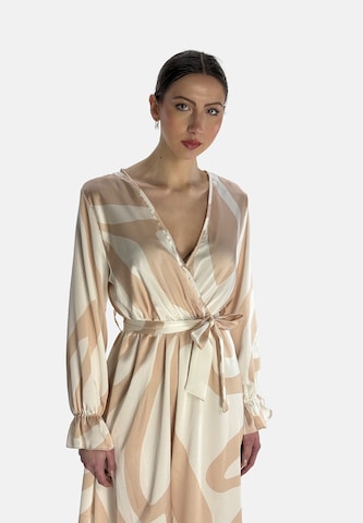 Elara Jurk in Beige