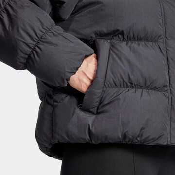 ADIDAS ORIGINALS - Chaqueta de invierno 'Short Vegan' en negro