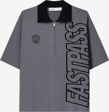 Bershka Neuletakki värissä harmaa: etupuoli