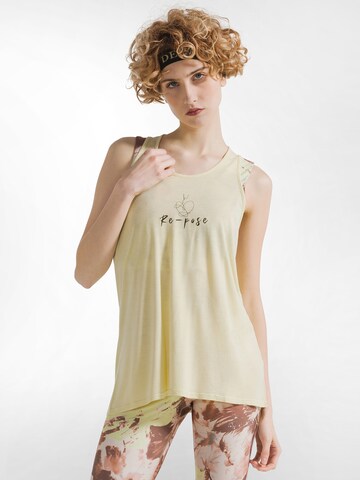 DEHA Sporttop in Geel: voorkant