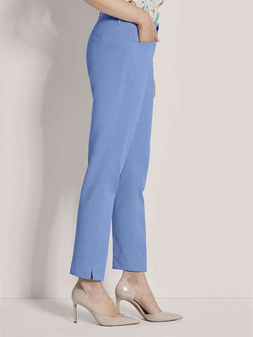 MADELEINE Slim fit Chino trousers in Blue