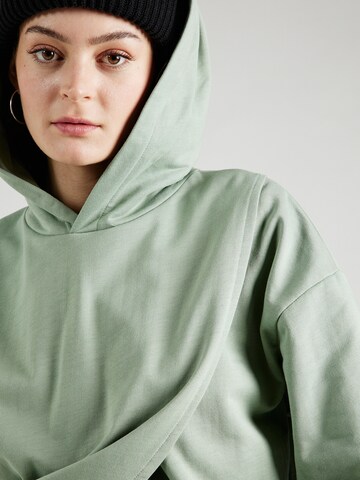 Sweat-shirt 'Isabell' ABOUT YOU en vert