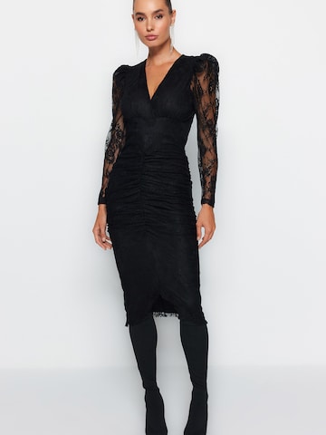 Trendyol Kleid in Schwarz: Vorderseite