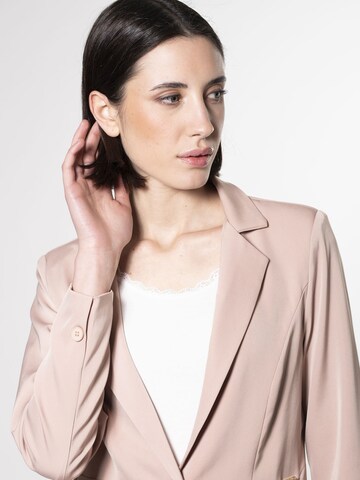 Influencer Blazer in Beige