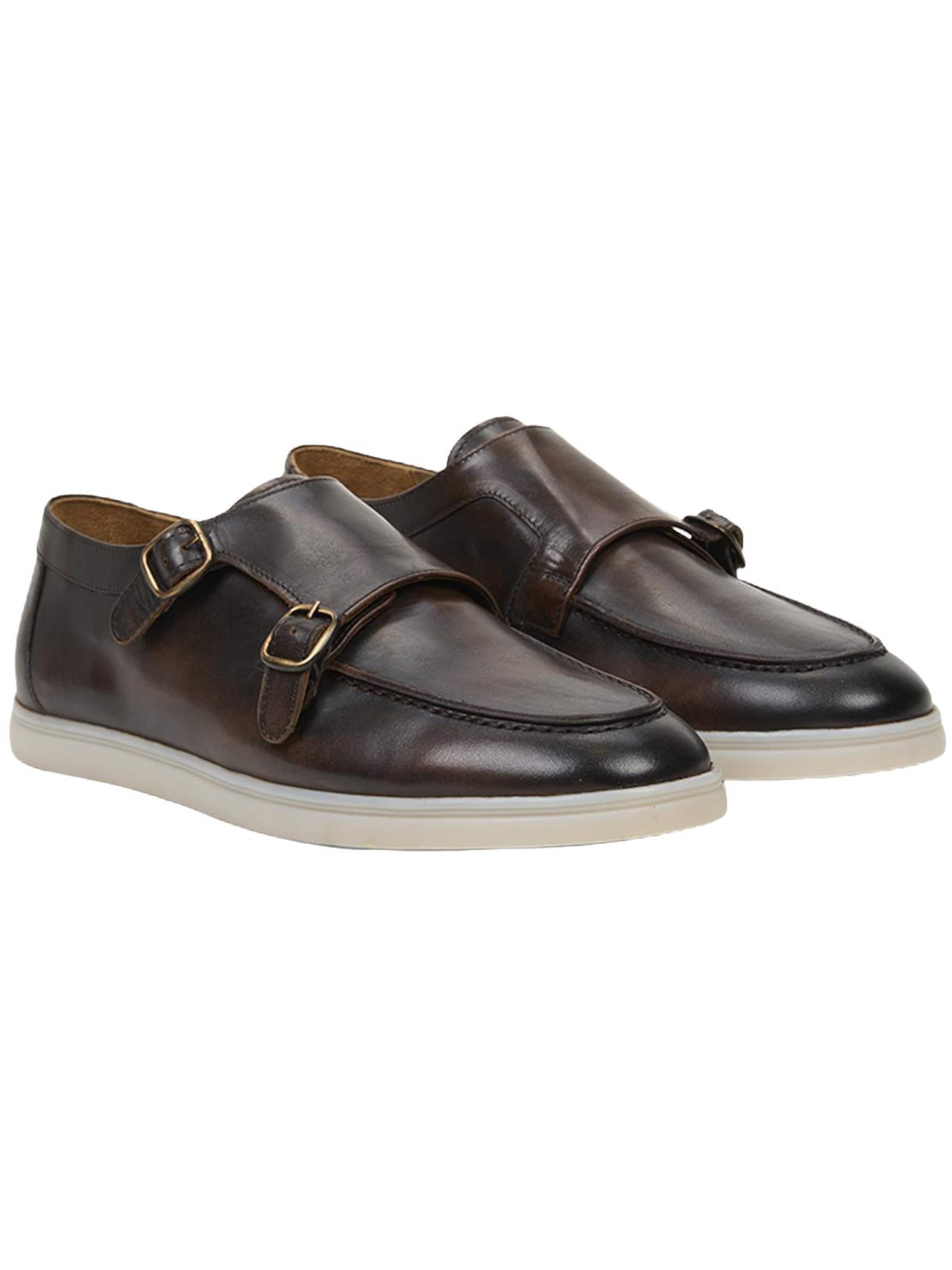 Desa Lace-Up Shoes in Brown