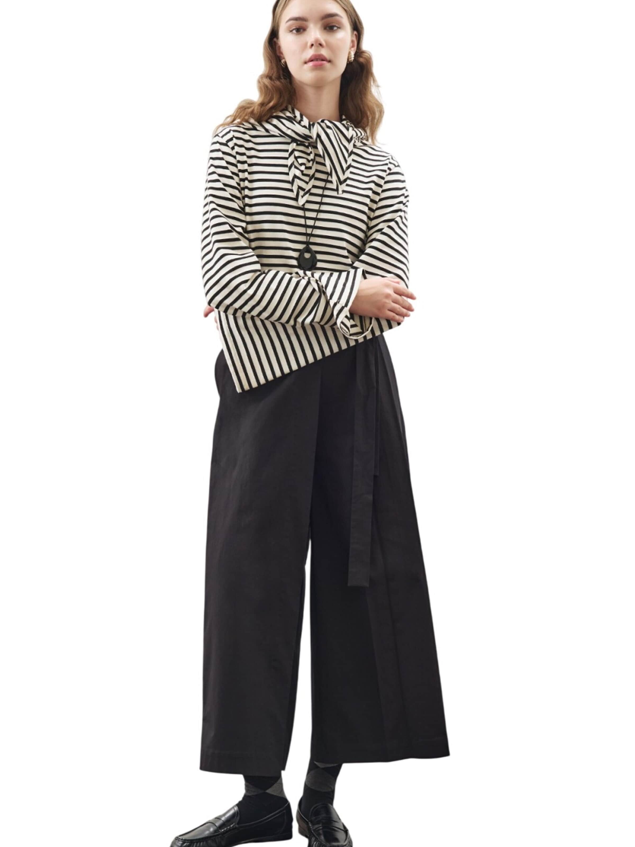 MANUKA Regular Trousers in Black