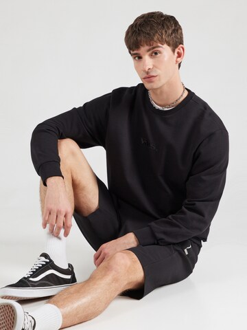 Felpa 'ESSENTIAL' di VANS in nero: frontale