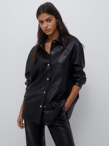 Pull&Bear Bluse in Schwarz: predná strana