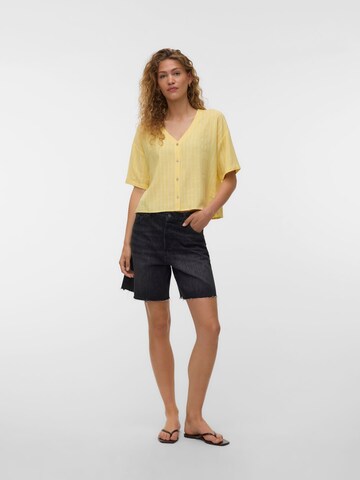VERO MODA - Blusa en amarillo