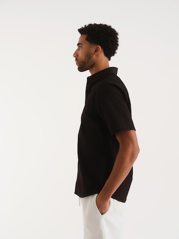 ABOUT YOU x Kevin Trapp Regular fit Button Up Shirt 'Marius' in Black