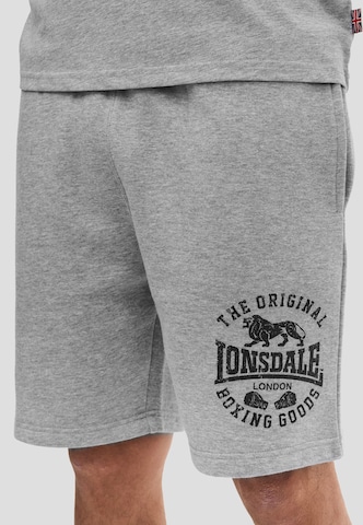regular Pantaloni di LONSDALE in grigio