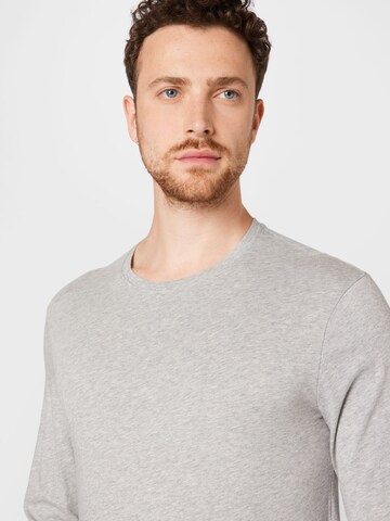 Maglietta di UNITED COLORS OF BENETTON in grigio
