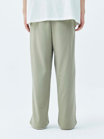 VAMOS CLO Wide leg Trousers 'Humble' in Green