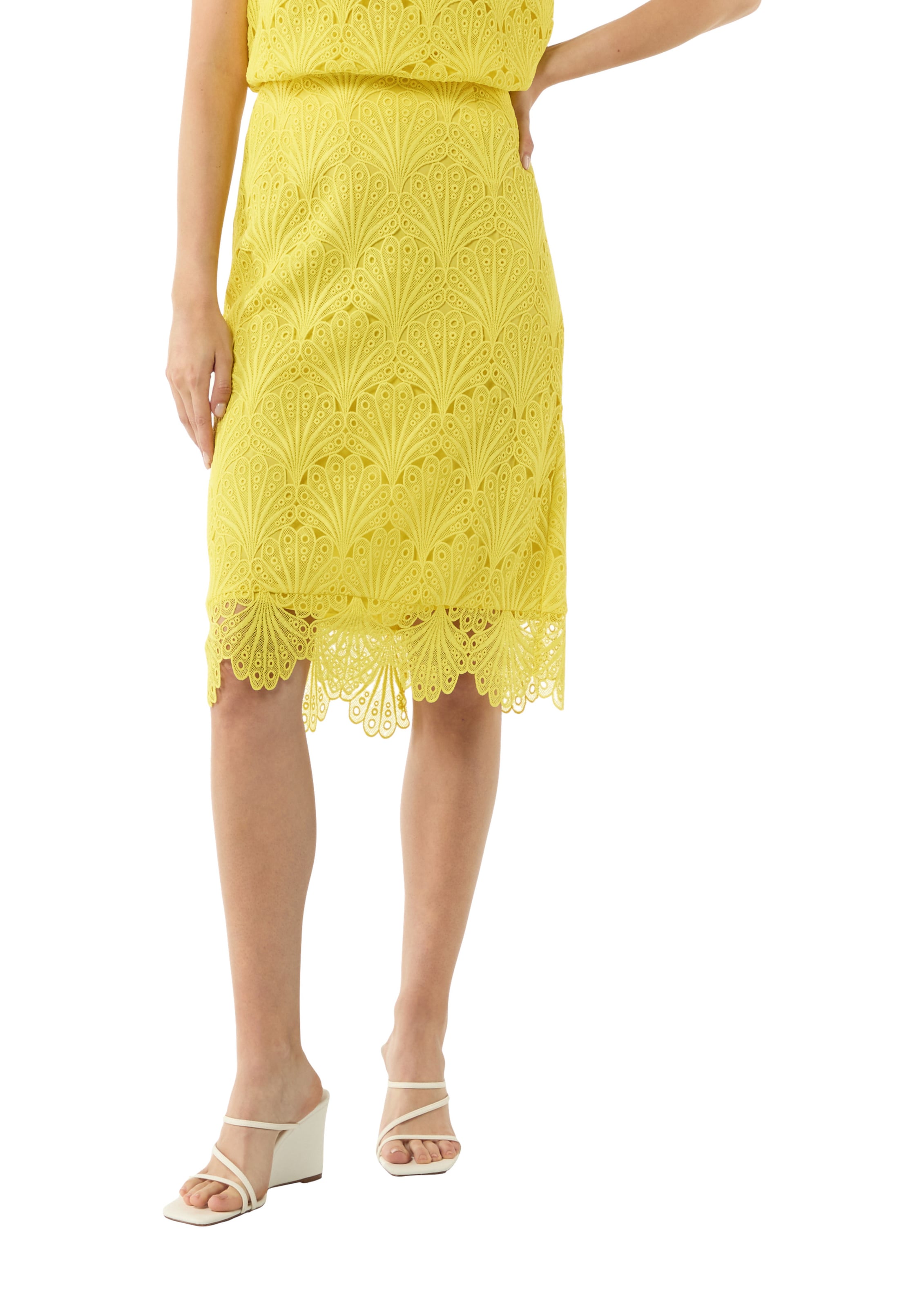 COMMA Skirt in Yellow: front