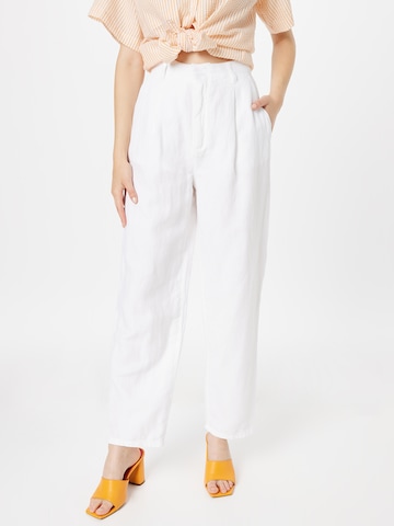 OUI Loose fit Pleat-front trousers in White: front