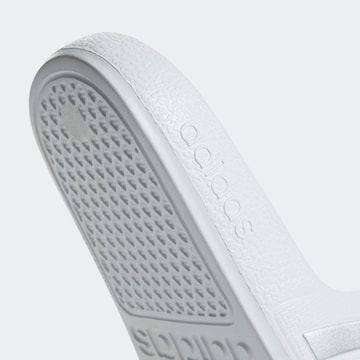 ADIDAS PERFORMANCE - Zapatos para playa y agua 'Adilette Aqua' en blanco