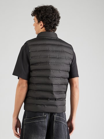 MUSTANG Liivi 'DUBLIN' värissä musta