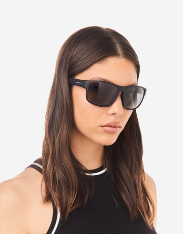 Lunettes de soleil 'Faster Raw' HAWKERS en noir : devant