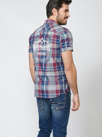 KOROSHI - Regular Fit Camisa em vermelho