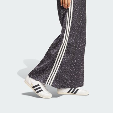 ADIDAS ORIGINALS Wide Leg Hose in Braun