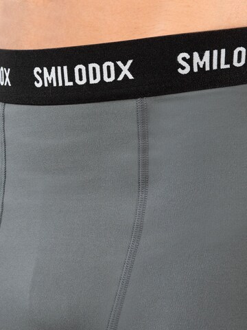 Coupe slim Pantalon de sport 'Xion' Smilodox en gris