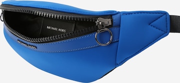 Michael Kors حقيبة بحزام بلون أزرق