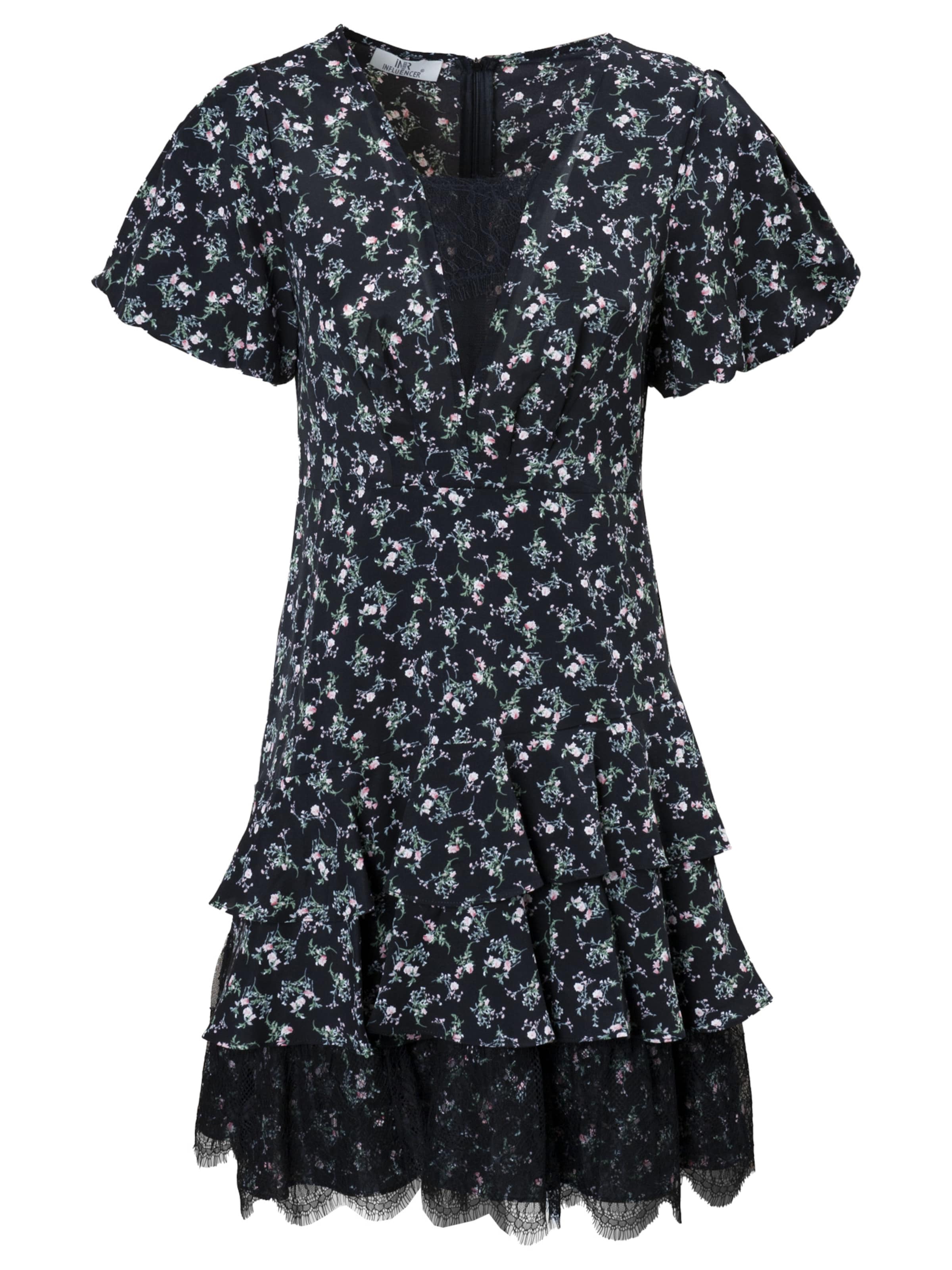 Influencer Klänning i svart: framsida