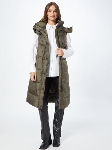 Gilet di Amber & June in verde