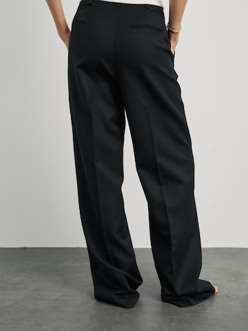 Wide leg Pantaloni con piega frontale 'Suki' di ABOUT YOU x Marie von Behrens in nero