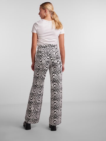 PIECES Wide leg Jeans 'NURSEL' in White