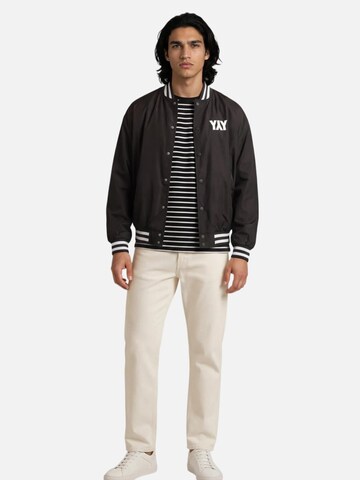 HEFTYKA Between-Season Jacket in Black