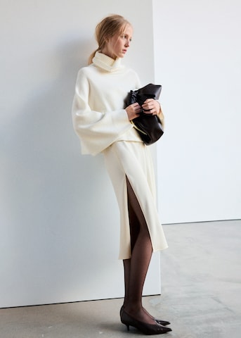 Pullover 'AMISA' di MANGO in bianco