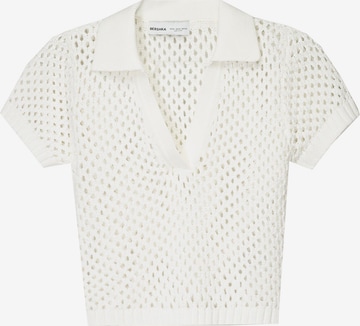 BershkaMajica - bijela boja: prednji dio