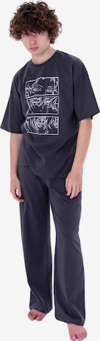 WINKIKI Schlafanzug in Grau: Vorderseite